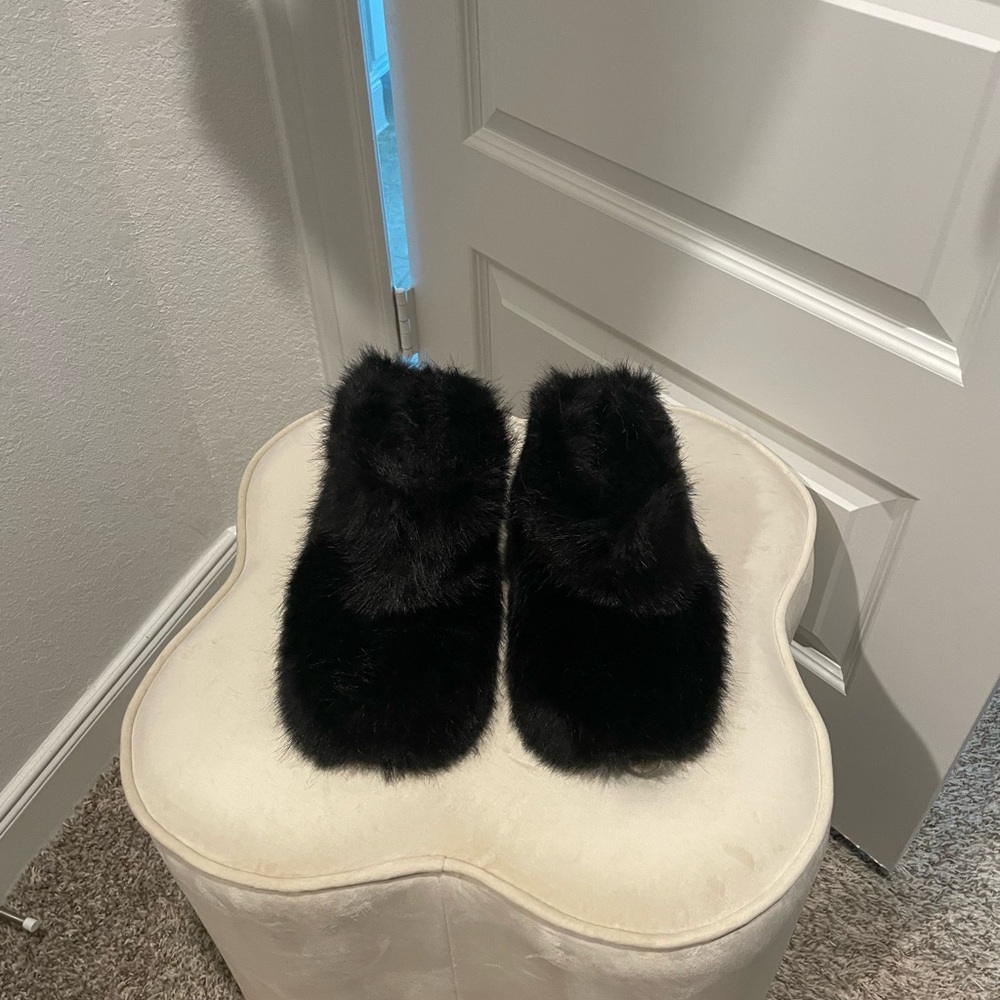 Ugg black amary slipper boot